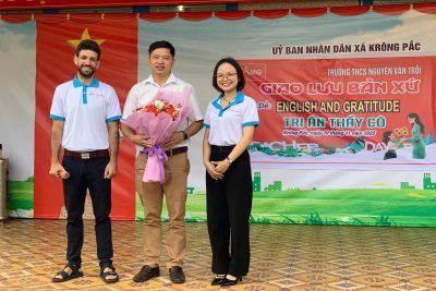 Thực hiện kế hoạch đưa Tiếng anh làm ngôn ngữ thứ hai trong nhà trường. Trường THCS Nguyễn Văn Trỗi phối hợp với Trung tâm Anh ngữ AMG tổ chức chương trình giao lưu với giáo viên bản xứ về chủ đề ngày NGVN 20/11